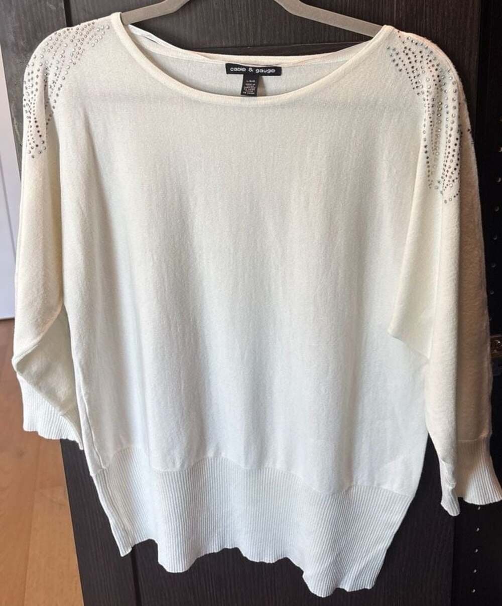 Cable & Gauge White 3/4 Sleeve Embellished Shoulder Knit Sweater Size Large